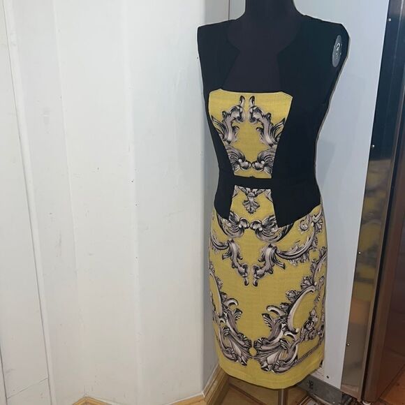 BCBGMaxAzria Dresses & Skirts - BCBG Dress size 6 yellow and black
